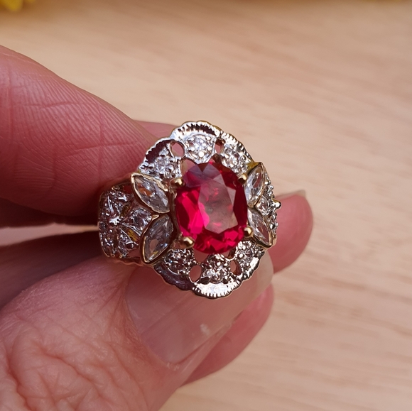 Swarovski Crystal Faux Garnet and Diamond Ring - Picture 3 of 10